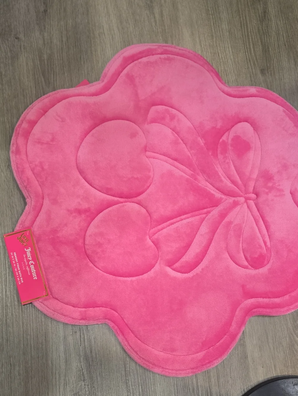 Juicy Couture Home Quilted Memory Foam Bow Cherry Scalloped Bath Rug